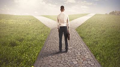 Una tendenza globale evidenzia come prendiamo davvero le decisioni difficili