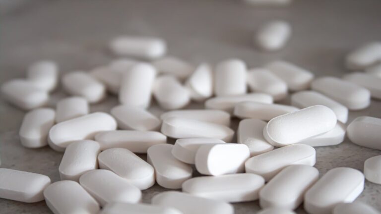 Nuove evidenze mettono in discussione un farmaco comune in gravidanza