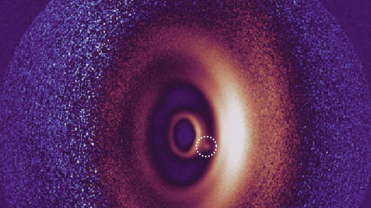 Un gigante gassoso emerge dal disco stellare: la bellezza della nascita di un nuovo pianeta