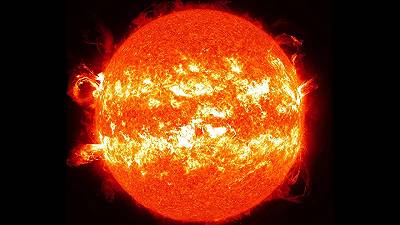 Il Sole si comporta in modo imprevedibile: nuove analisi sorprendono la NASA
