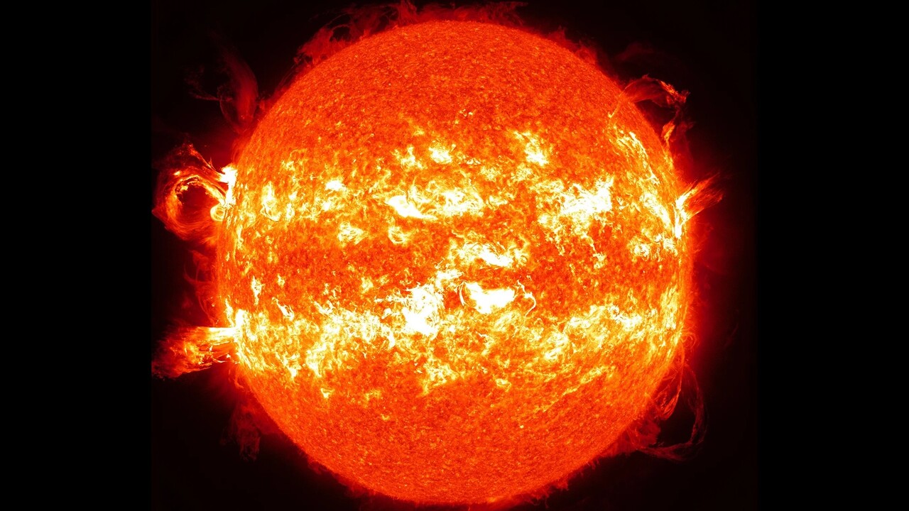 Il Sole si comporta in modo imprevedibile: nuove analisi sorprendono la NASA