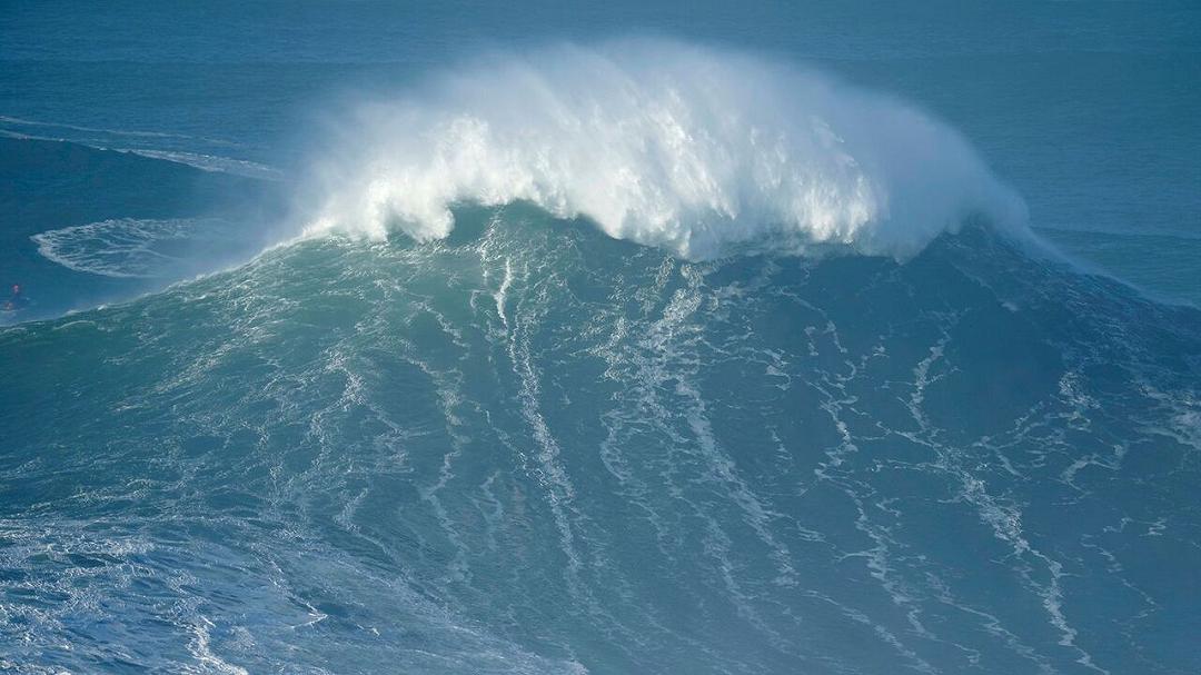 Scoperto il motivo per cui le onde anomale colpiscono all’improvviso