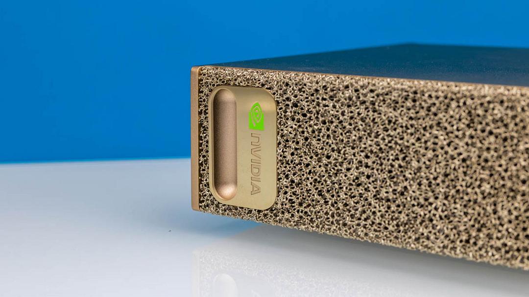 NVIDIA lancia il “supercomputer da scrivania”: il DGX Spark ora in vendita