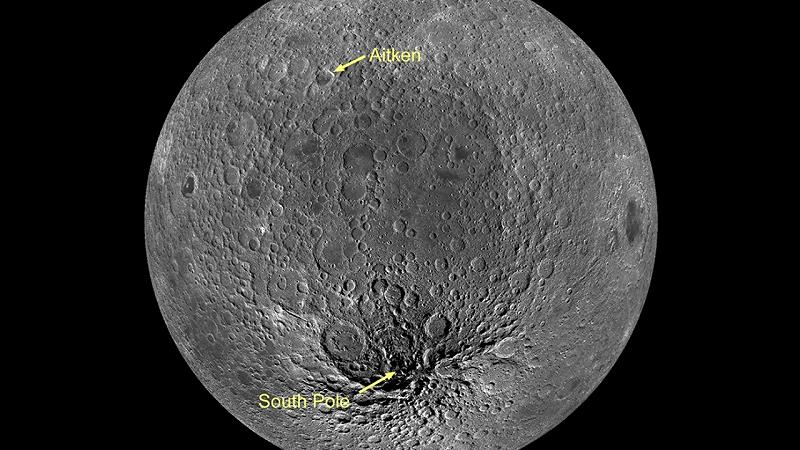 la più grande formazione di impatto della Luna, il bacino Polo Sud-Aitken