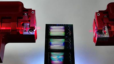 Laser ultra stabili e a basso rumore: la svolta che apre la strada al futuro quantistico