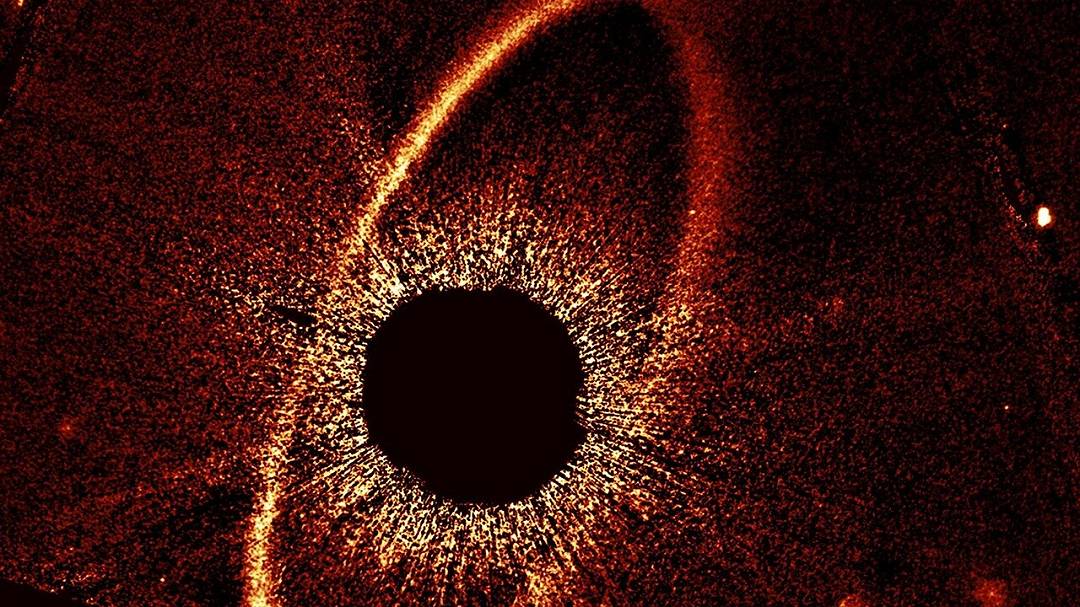 Collisioni cosmiche a 25 anni luce: il telescopio spaziale Hubble scopre un fenomeno inatteso