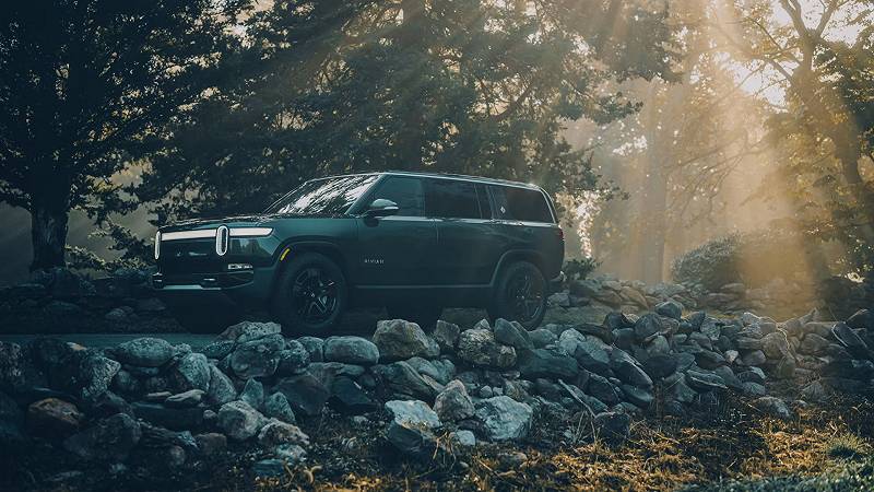 Rivian R1S
