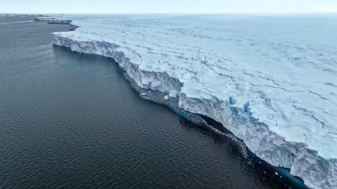 Otto mesi sotto il ghiaccio: la straordinaria sopravvivenza di un galleggiante robotico