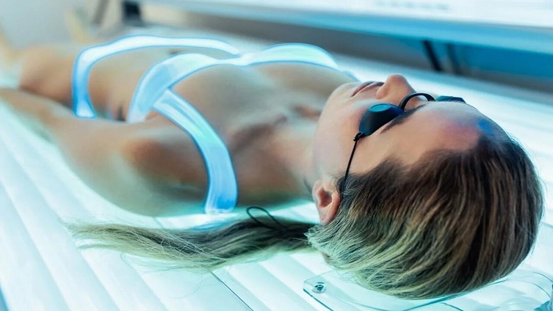 I lettini abbronzanti causano mutazioni diffuse del DNA e aumentano il rischio di melanoma