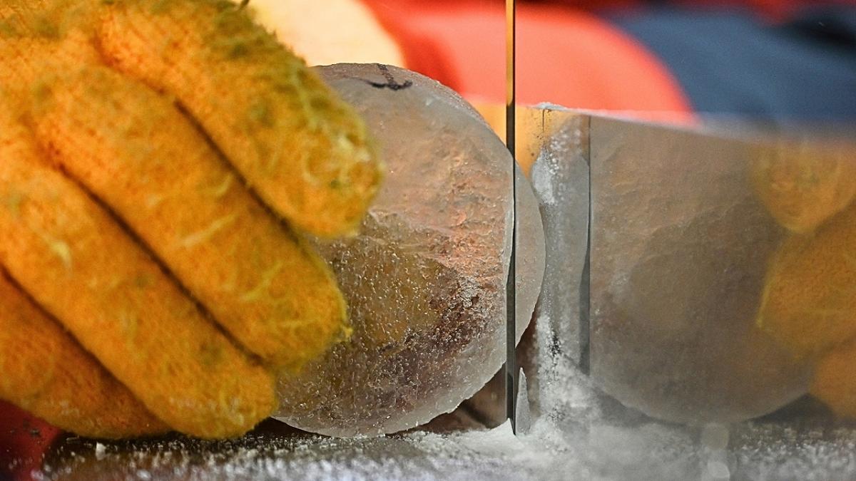 Carota di ghiaccio: il segreto che potrebbe cambiare il destino dei ghiacciai