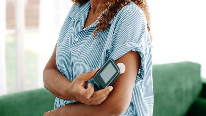 un sistema traccia la glicemia in tempo reale