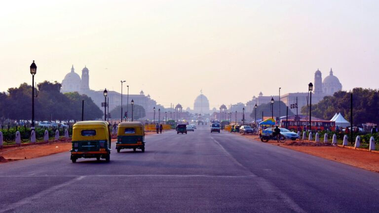 Smog senza precedenti a Nuova Delhi: la qualità dell’aria scatena proteste