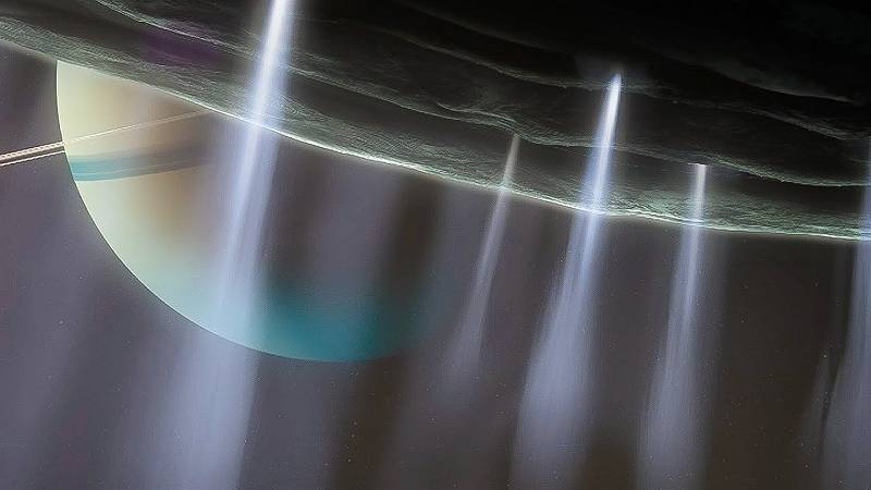 i pennacchi di Encelado suggeriscono un ambiente potenzialmente abitabile