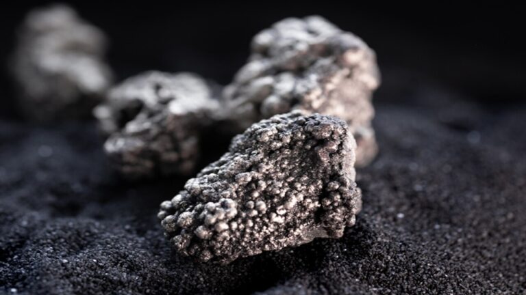 Terre rare nascoste nei rifiuti: la scoperta che potrebbe ridisegnare la filiera tecnologica