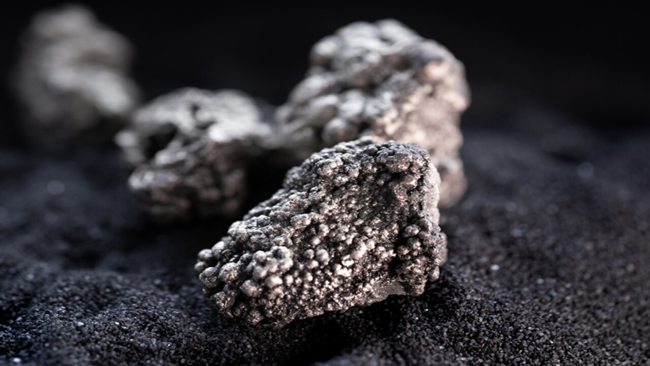 Terre rare nascoste nei rifiuti: la scoperta che potrebbe ridisegnare la filiera tecnologica