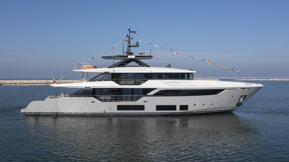 yacht