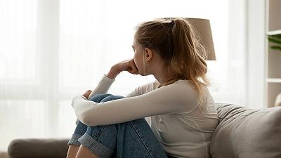 Ansia tra gli adolescenti: rivelate le radici profonde che stanno trasformando una generazione