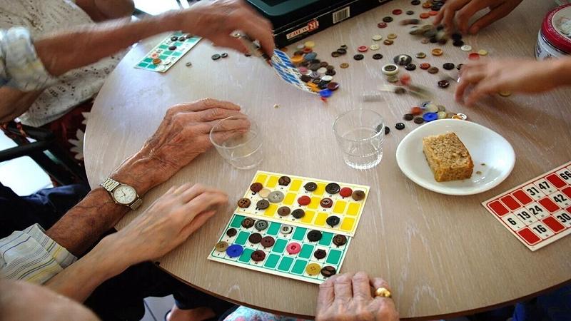 anziani nella casa di ritiro di Saint-Vincent