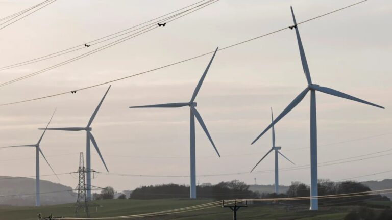 Piano emissioni della Scozia: il Comitato britannico sui cambiamenti climatici avverte su rischi eccessivi