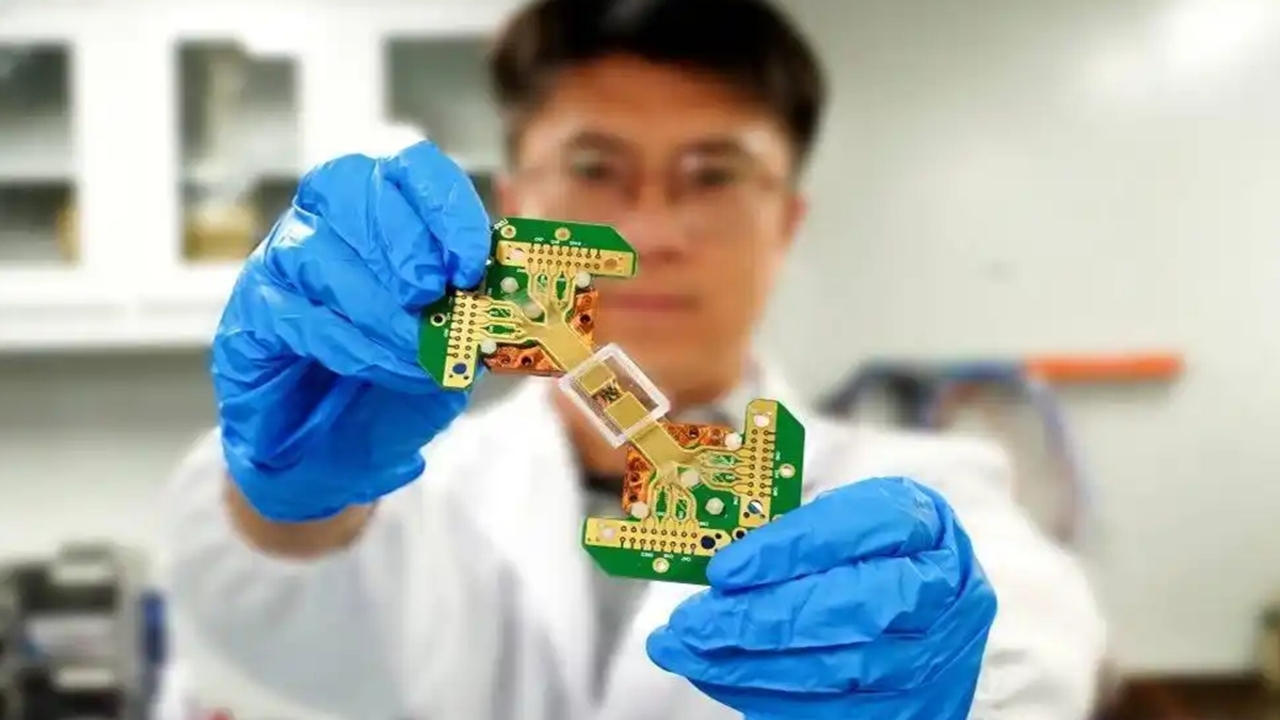 prima rete di distribuzione di chiavi quantistiche su larga scala al mondo basata su chip quantistici fotonici integrati
